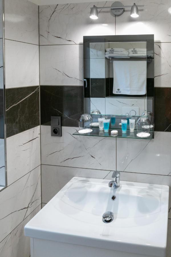 Wellness Hotel Edelweiss ลิเบอเรซ ภายนอก รูปภาพ