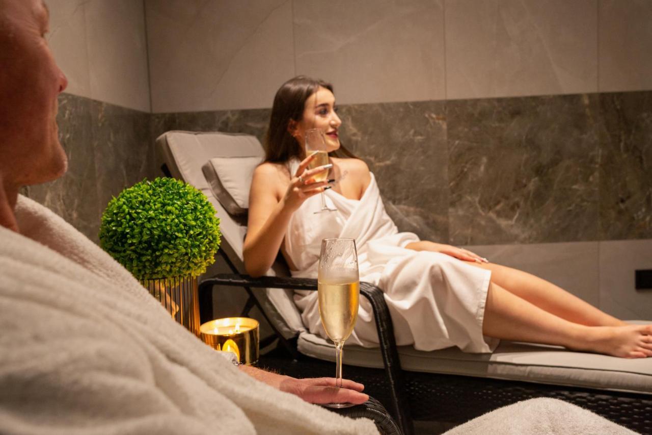 Wellness Hotel Edelweiss ลิเบอเรซ ภายนอก รูปภาพ